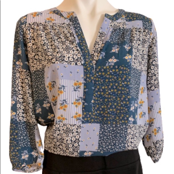 Loft Bohemian Floral Patchwork Pattern Quarter Sleeve V-Neckline Blouse. - Picture 3 of 9